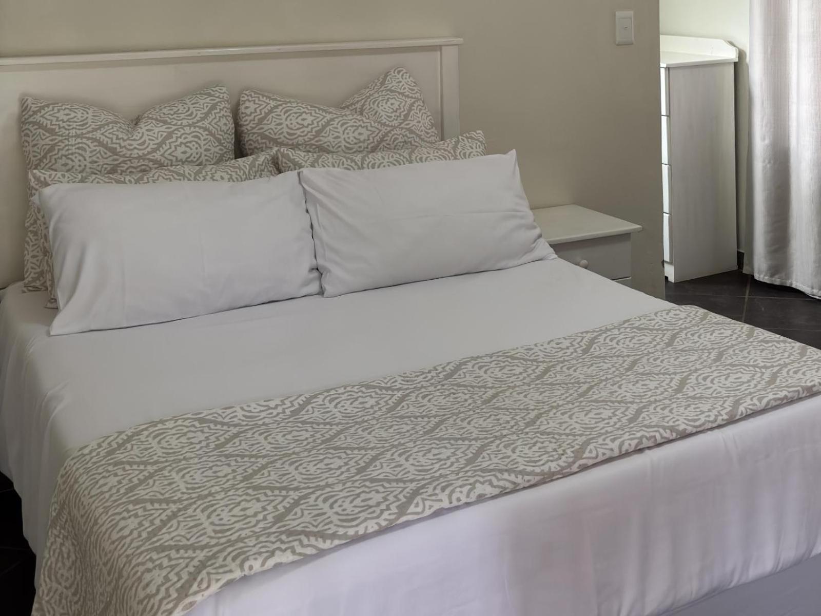 Karee Guesthouse ثابازيمبي الغرفة الصورة