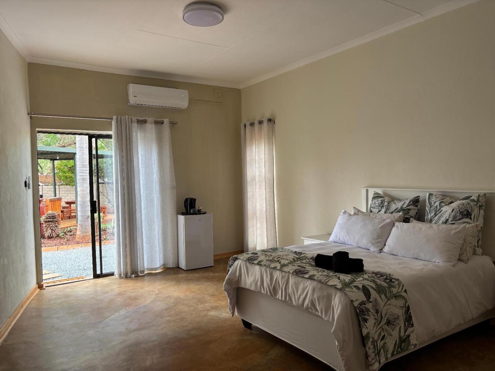 Karee Guesthouse ثابازيمبي الغرفة الصورة